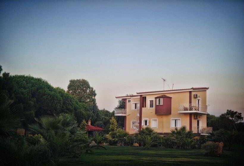 בית מלון כפרי Irida Beach Resort Suites