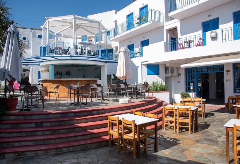 בית מלון כפרי Kirki Village   Adults Only