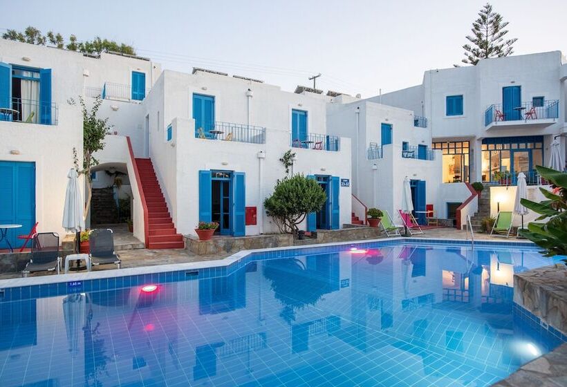 בית מלון כפרי Kirki Village   Adults Only