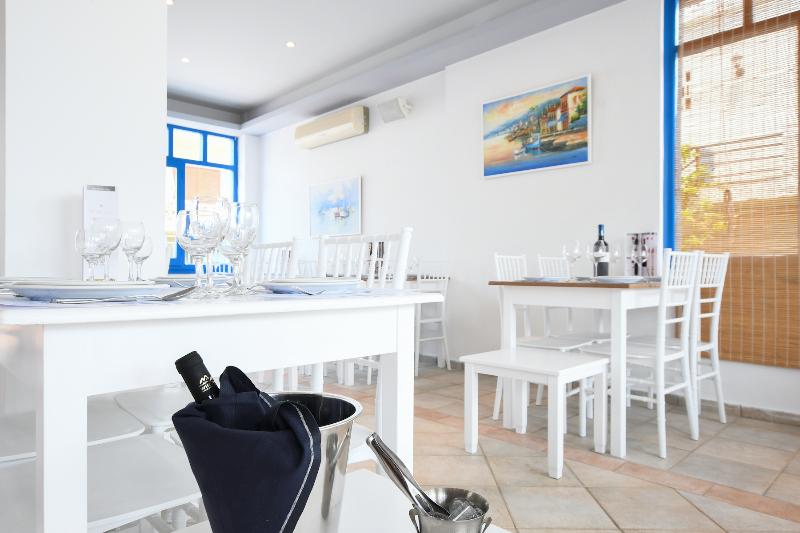 בית מלון כפרי Kirki Village   Adults Only