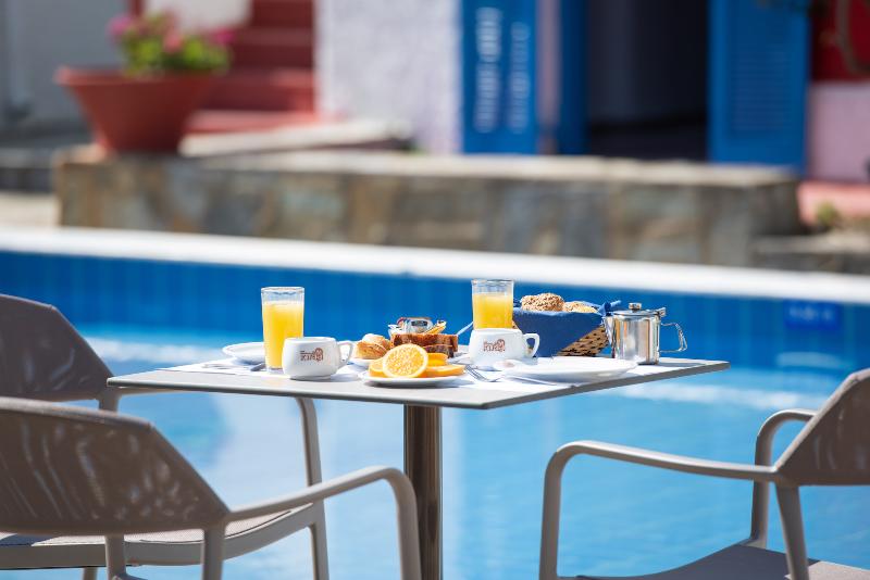 בית מלון כפרי Kirki Village   Adults Only