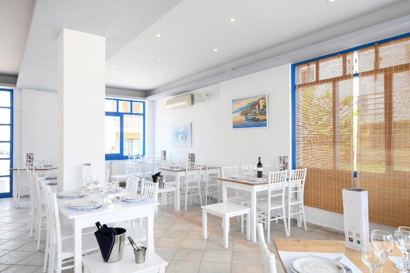 בית מלון כפרי Kirki Village   Adults Only