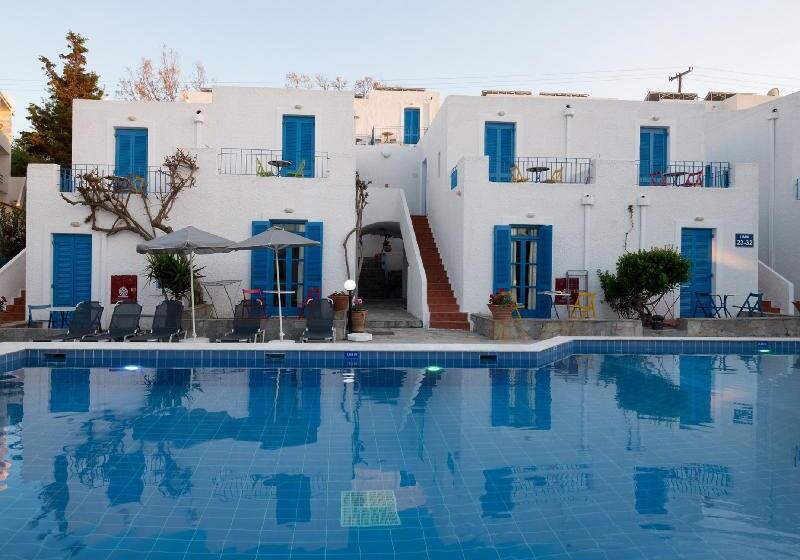 בית מלון כפרי Kirki Village   Adults Only