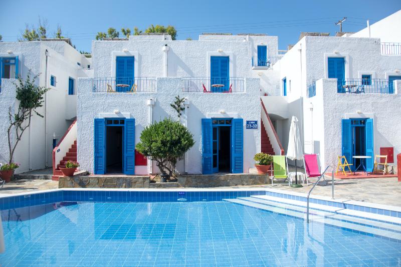 בית מלון כפרי Kirki Village   Adults Only