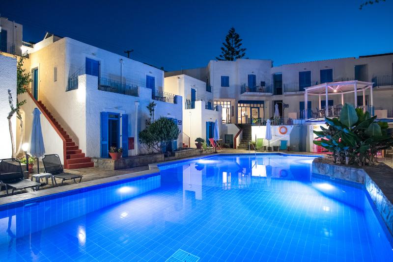 בית מלון כפרי Kirki Village   Adults Only