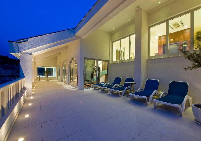 בית מלון כפרי Korkyra