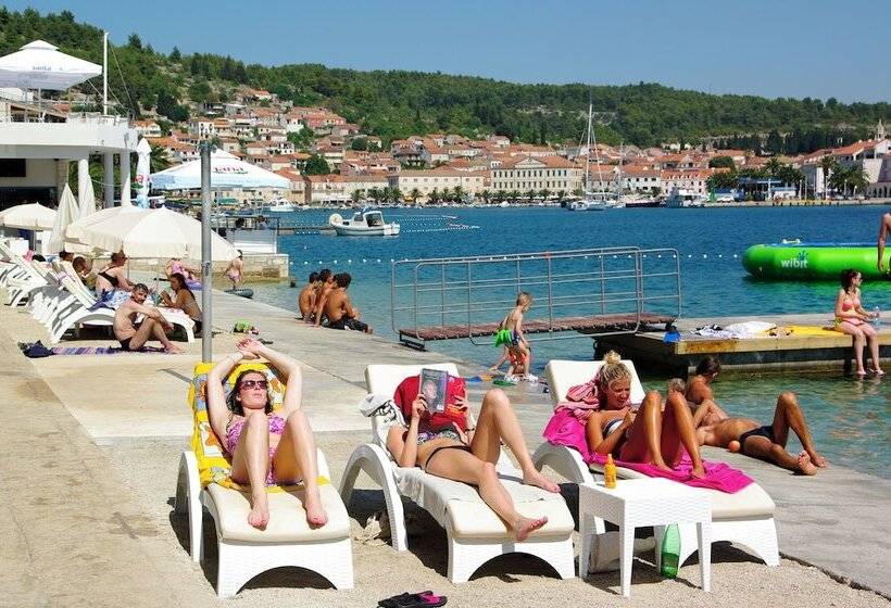 בית מלון כפרי Korkyra