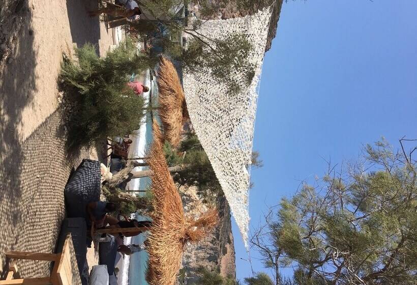 هتل Lagada Beach