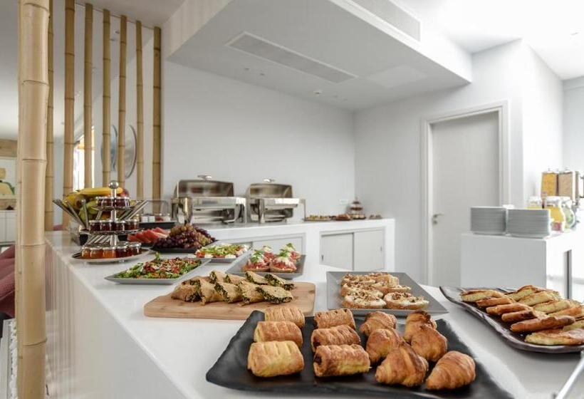 ホテル Lianos Village