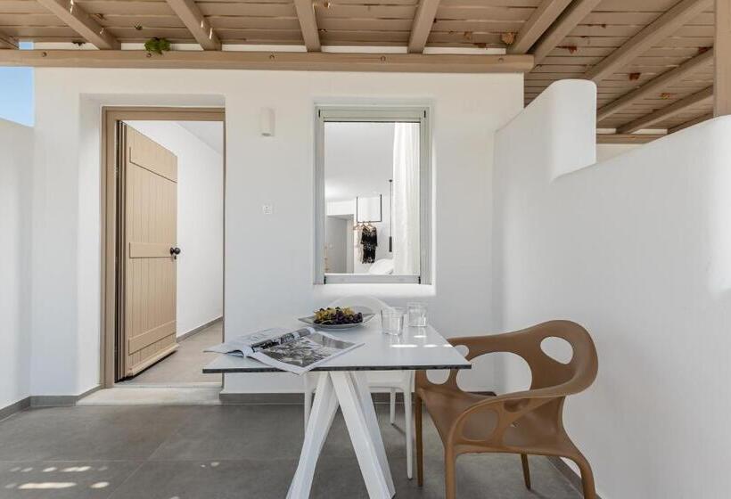 ホテル Lianos Village