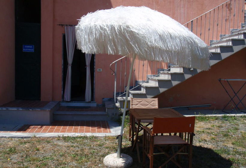 בית מלון כפרי Lunezia Resort