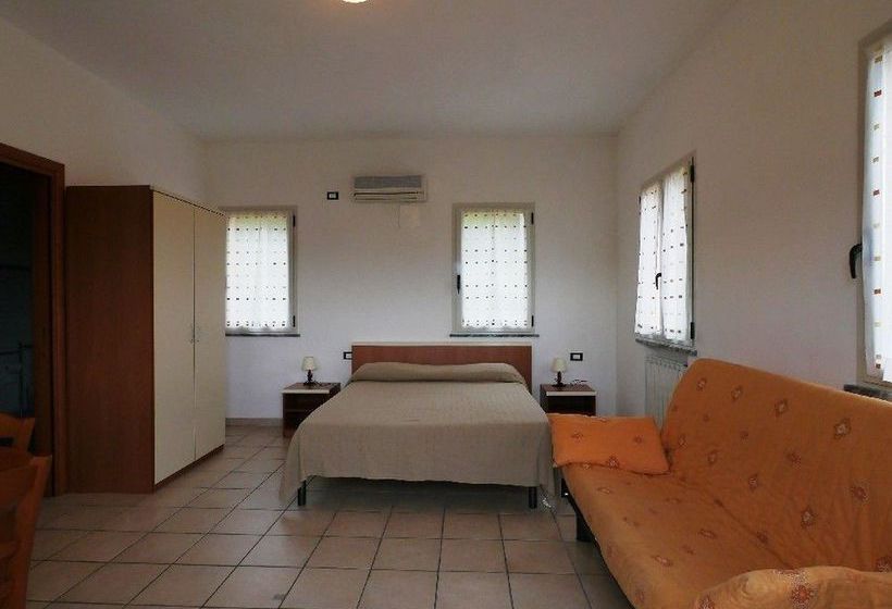 בית מלון כפרי Lunezia Resort