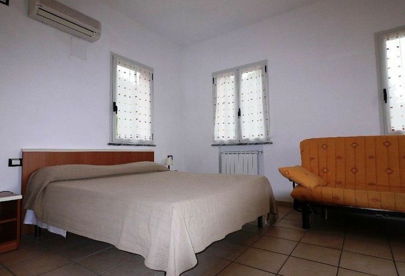 בית מלון כפרי Lunezia Resort