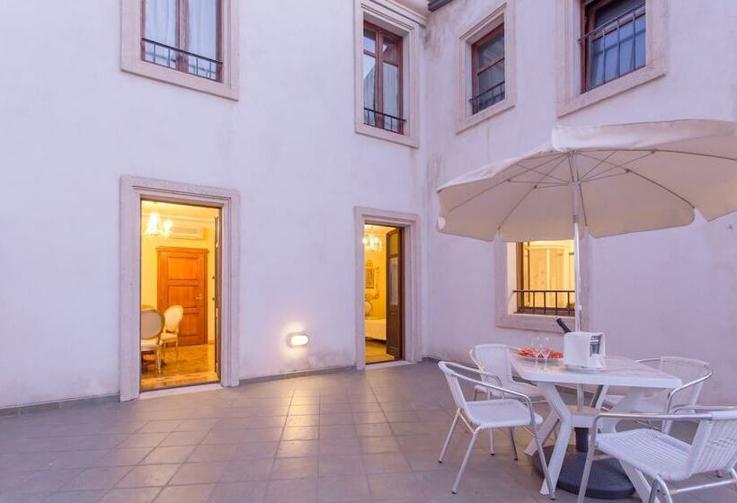 בית מלון כפרי Mariano Iv Palace