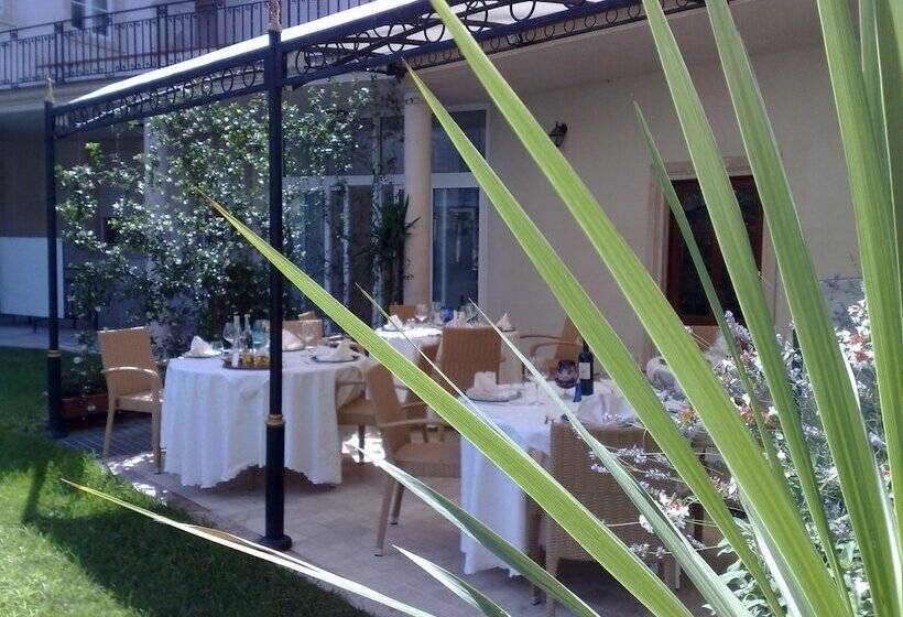 בית מלון כפרי Mariano Iv Palace