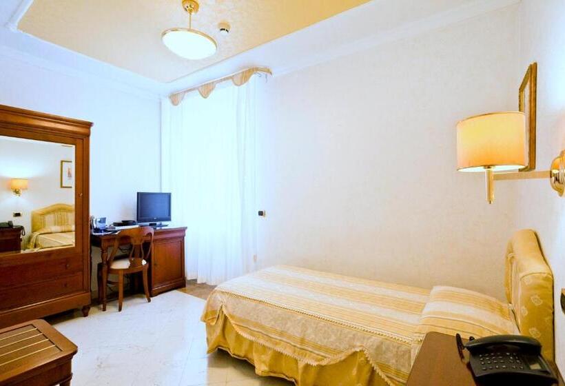 בית מלון כפרי Mariano Iv Palace