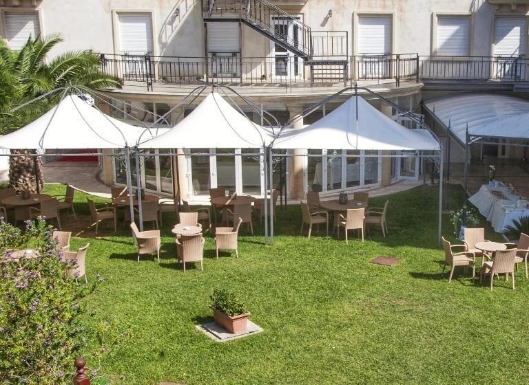 בית מלון כפרי Mariano Iv Palace