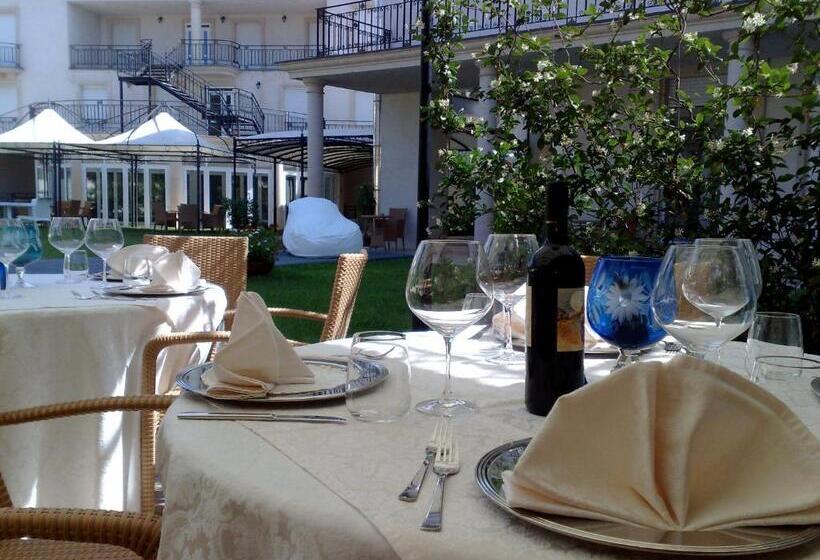 בית מלון כפרי Mariano Iv Palace