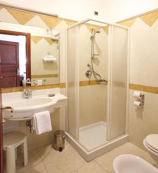 בית מלון כפרי Mariano Iv Palace