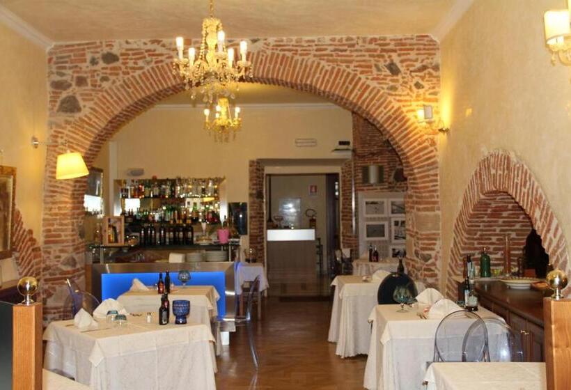 בית מלון כפרי Mariano Iv Palace