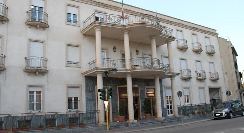 בית מלון כפרי Mariano Iv Palace
