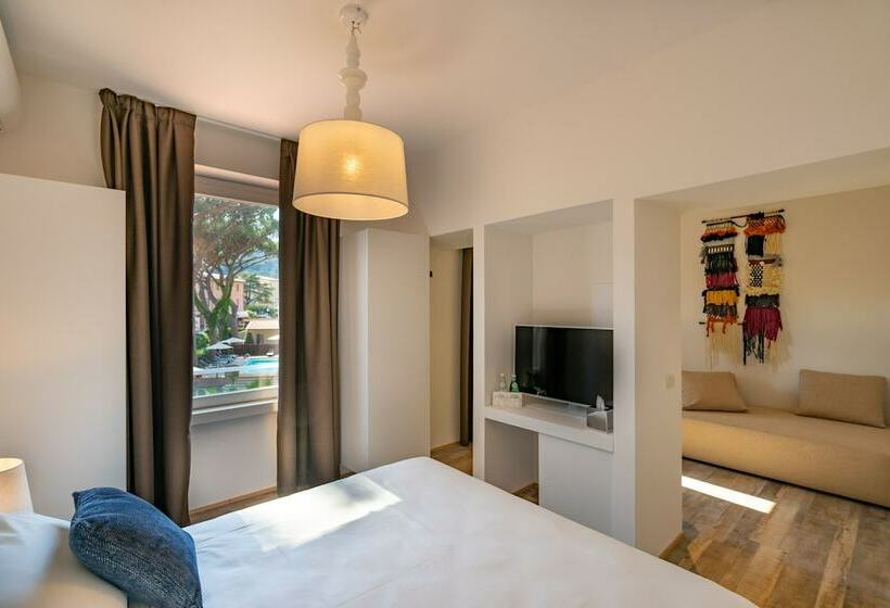 Отель Marina Garden