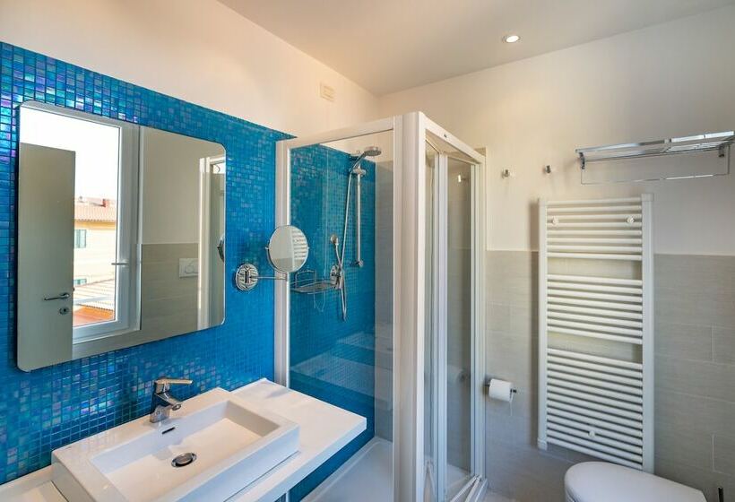 Отель Marina Garden