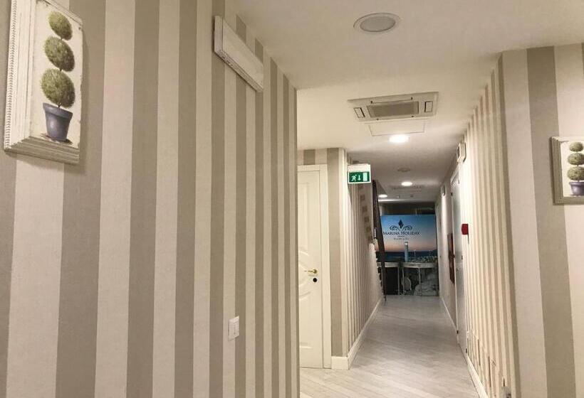 Отель Marina Holiday & Spa