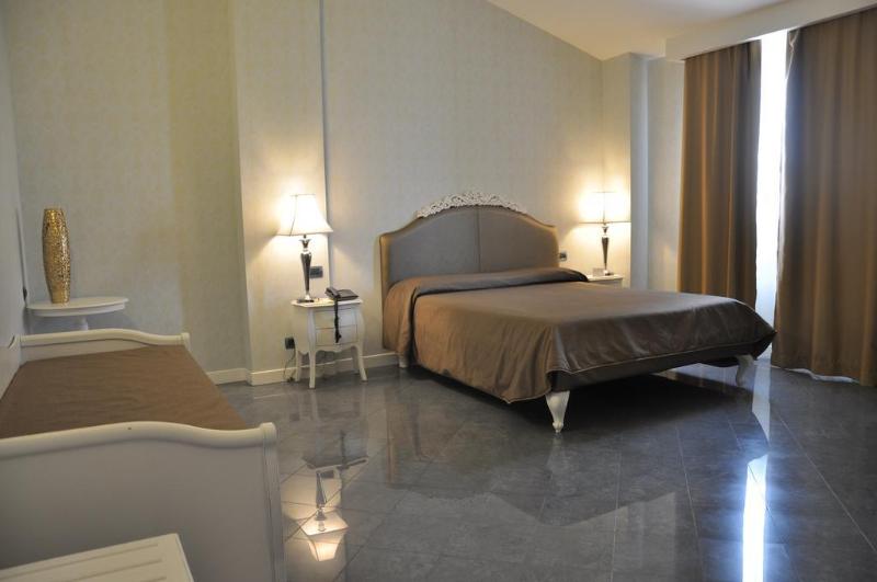 Отель Marina Holiday & Spa