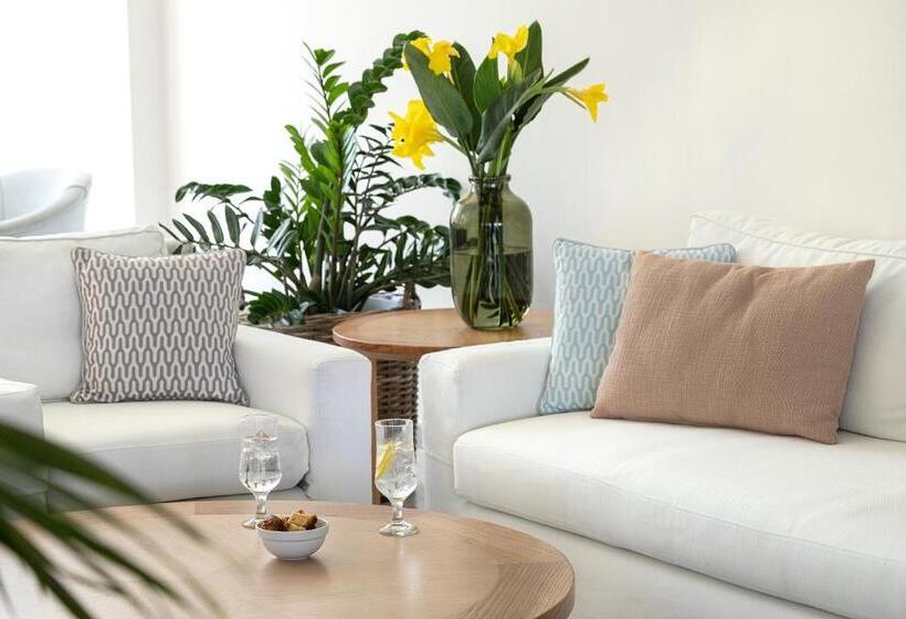 فندق Maritimo Beach