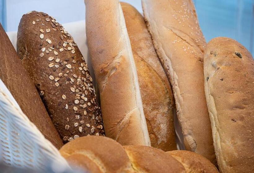 فندق Maritimo Beach