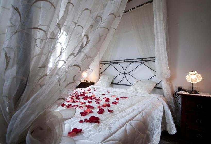 فندق Masseria Bosco & Masseria Strazzati