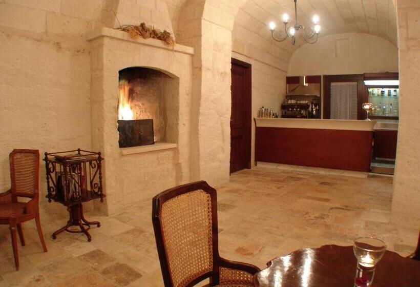 בית מלון כפרי Masseria Fortificata Donnaloia