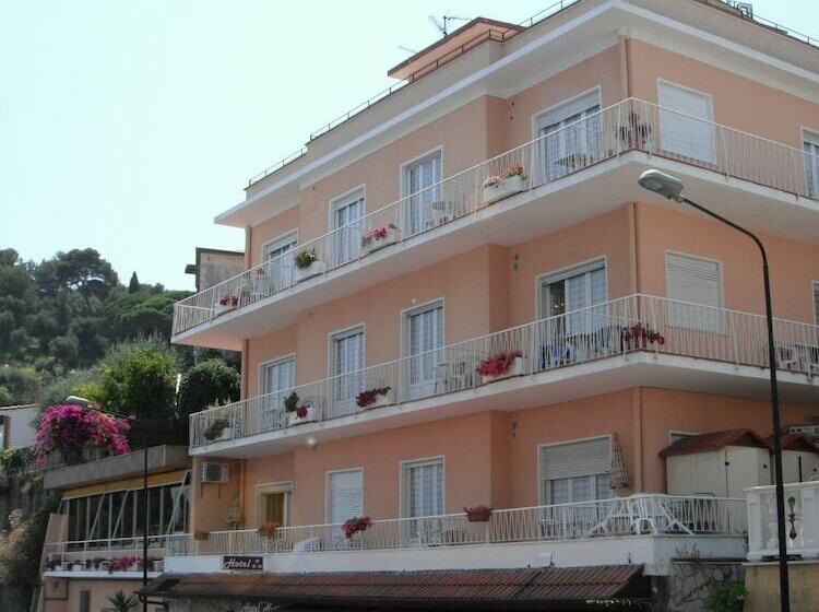 בית מלון כפרי Nettuno