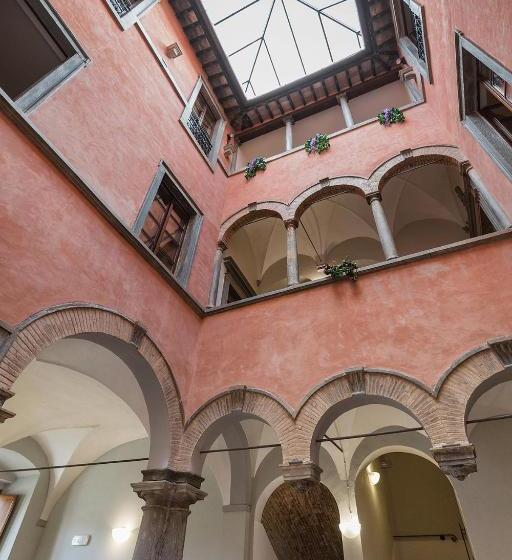 Отель Palazzo Servanzi Confidati
