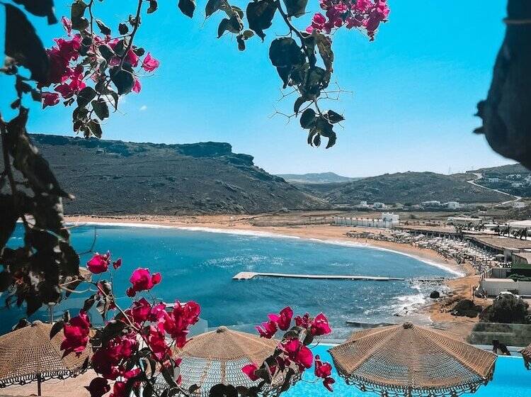 בית מלון כפרי Panormos Village