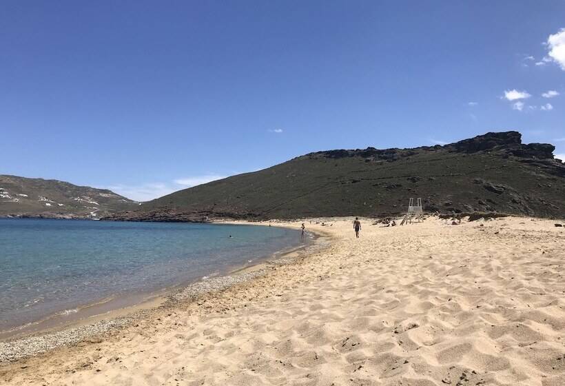 בית מלון כפרי Panormos Village