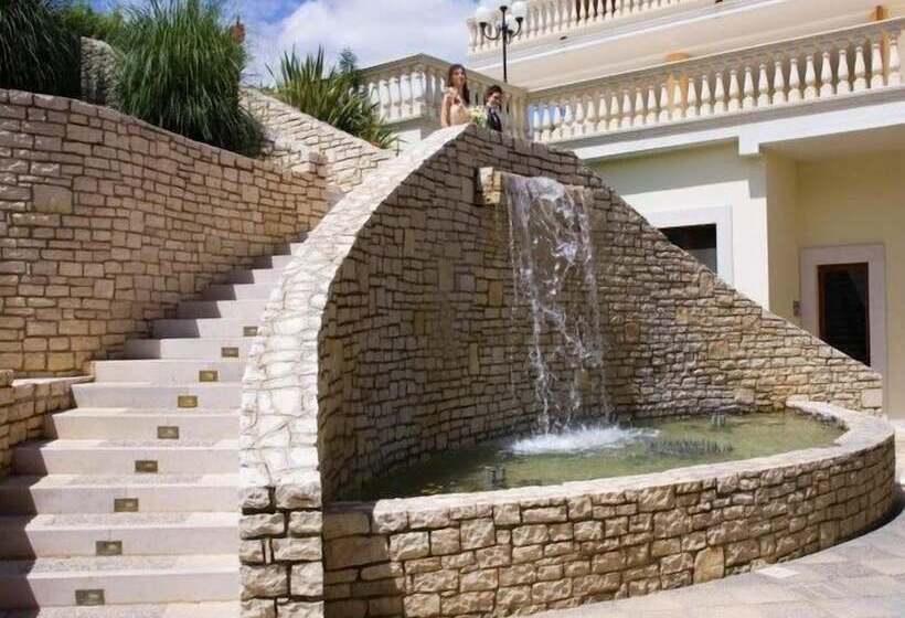 فندق Parco Serrone