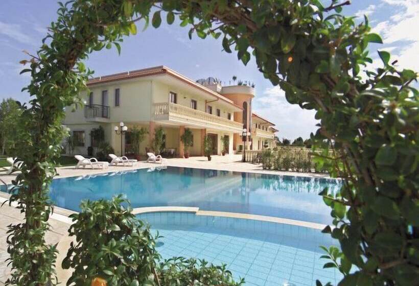 فندق Parco Serrone