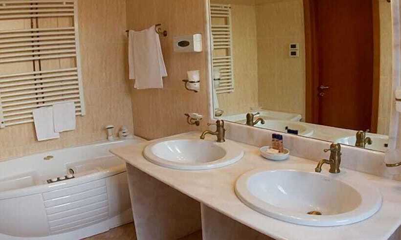 فندق Parco Serrone