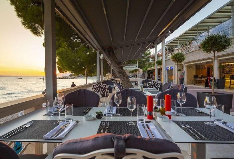 ホテル Park Makarska