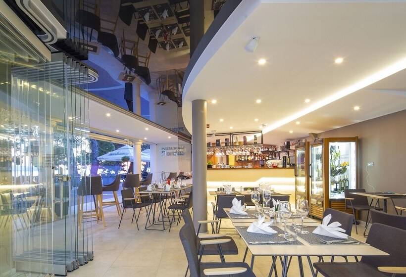 ホテル Park Makarska