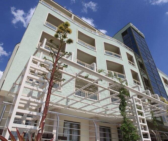 ホテル Park Makarska