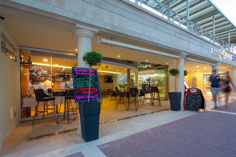 ホテル Park Makarska