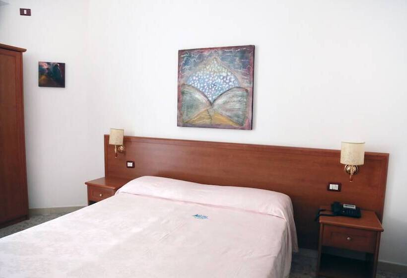 בית מלון כפרי Pineta