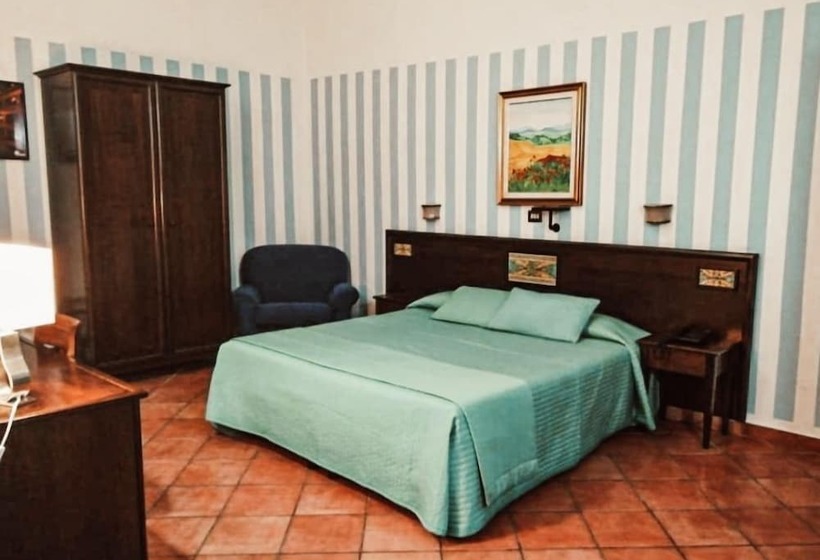 هتل Plaza Caltanissetta