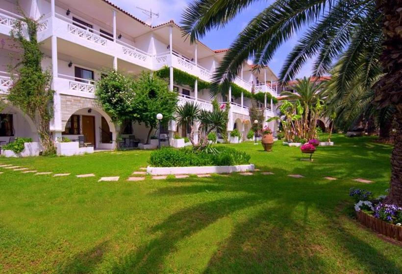 ホテル Porfi Beach