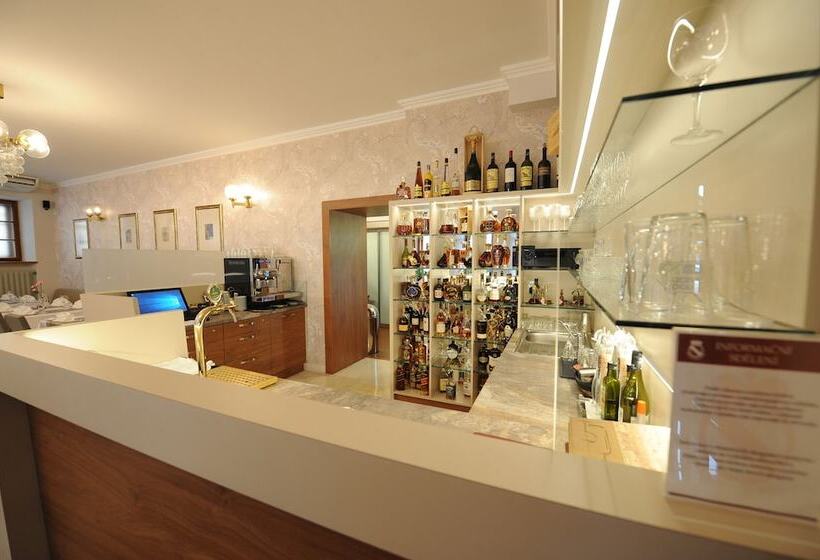 فندق Prince De Ligne