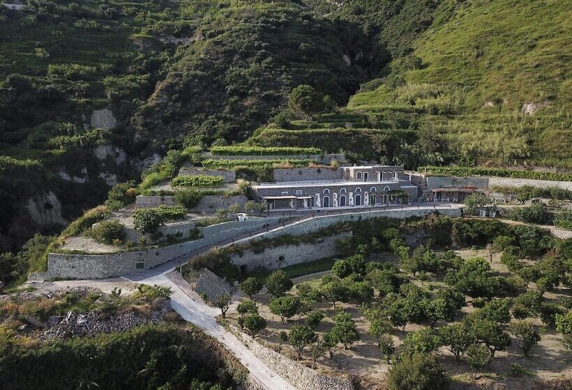 Отель Punta Chiarito Resort