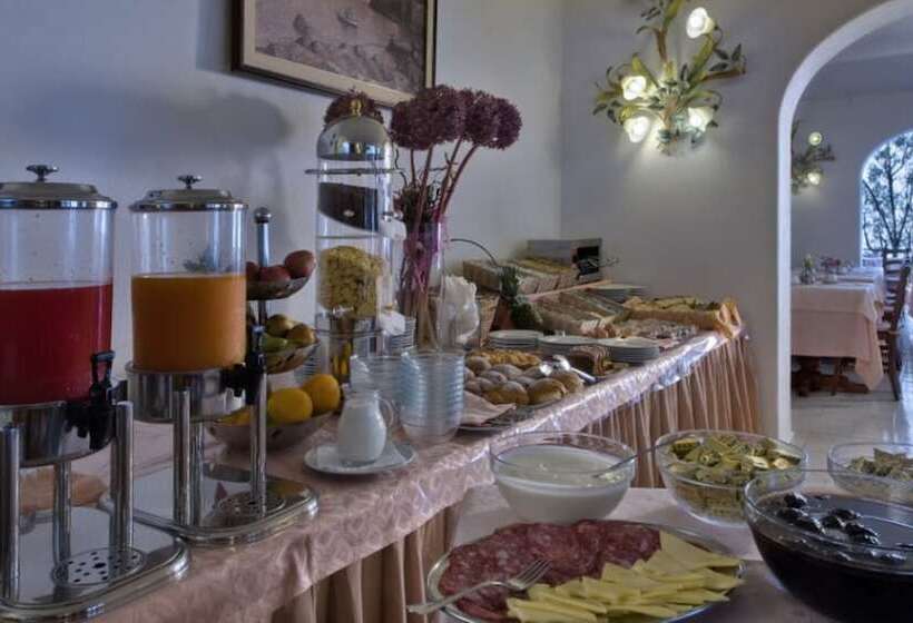 Отель Punta Chiarito Resort